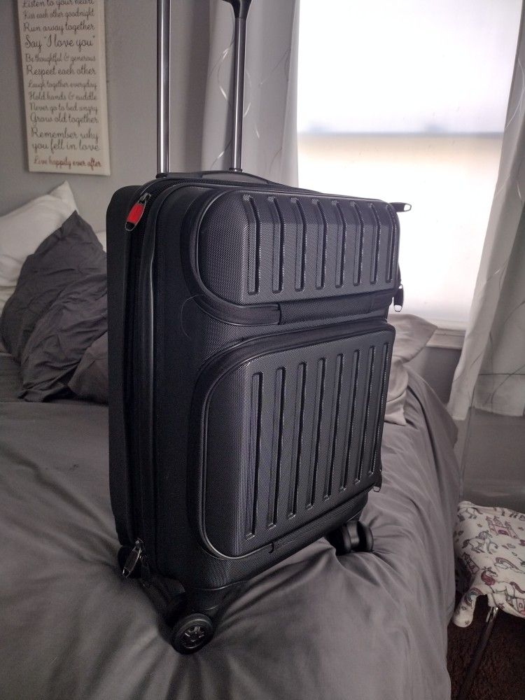 Brookstone Dash Hardside Pro Carry On Luggage