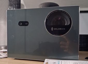 Valerion VisionMaster Projector + Projector Screen