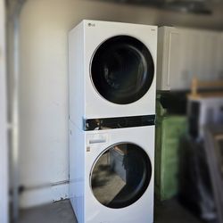 LG WashTower - Front Load Washer & Gas Dryer