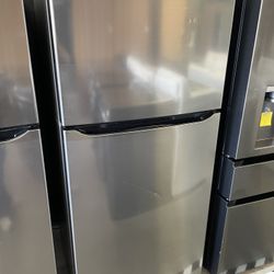 Lg 30” Top Freezer Refrigerator In Stainless Steel 