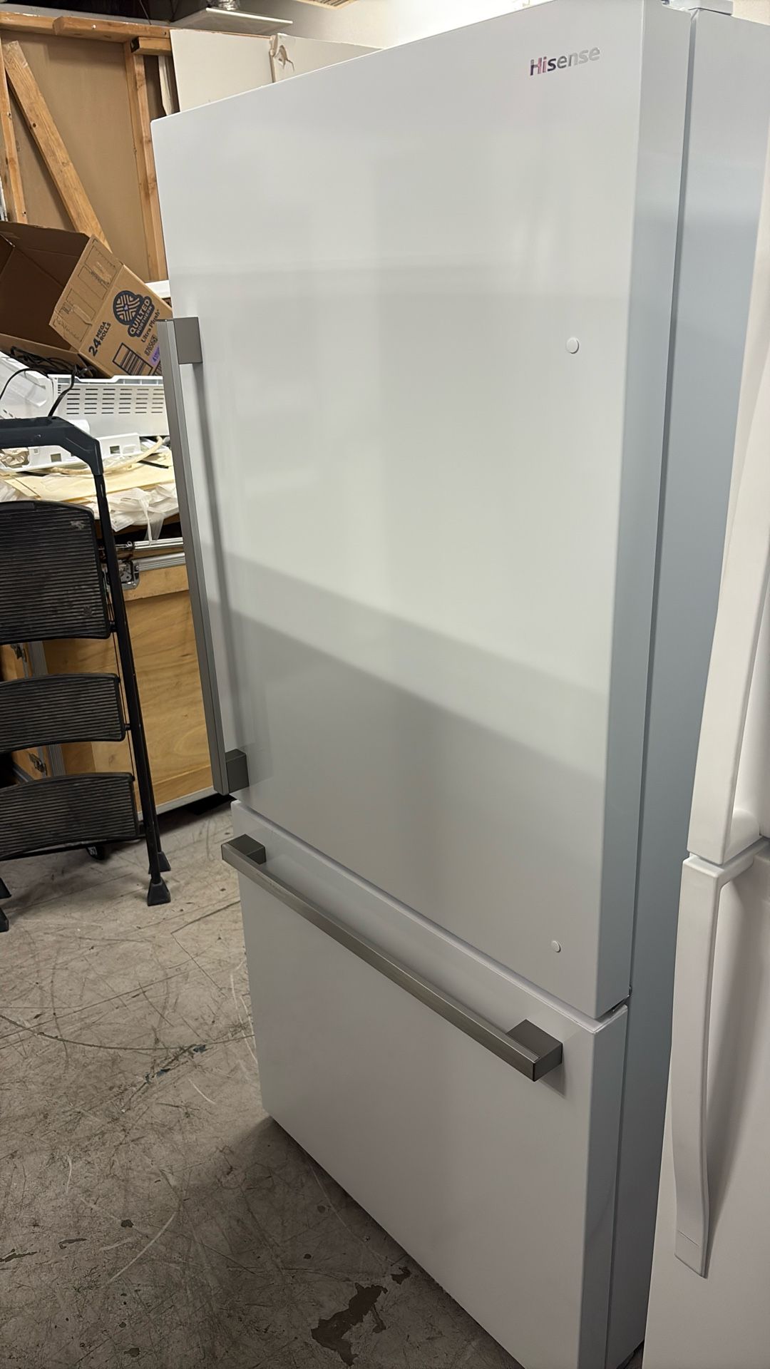 Top Fridge Bottom Freezer 31” Wide Refrigerator