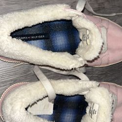 Tommy Hilfiger womens shoes suede with faux fur lining size 9.5