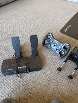Moza r3 bundle with f1 wheel