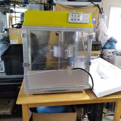COMERCIAL  ,  POPCORN MACHINE ., 2400 Watts   ,120 Volts , 60  Cycle A.C Single Phase .                L,  12olts   cle A.C. i