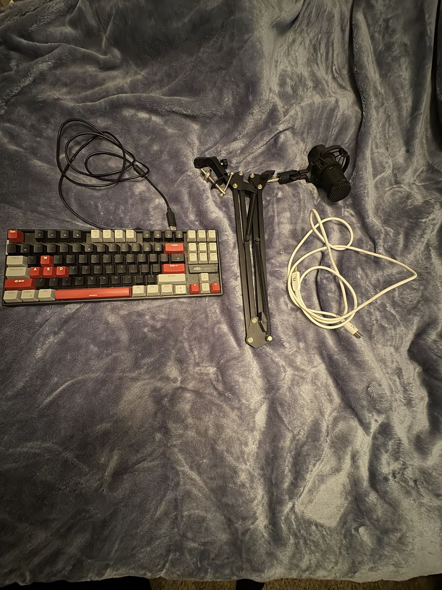 Gaming Keyboard And Microphone