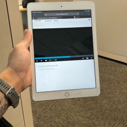 IPAD 6th GEN Mint Conditions 