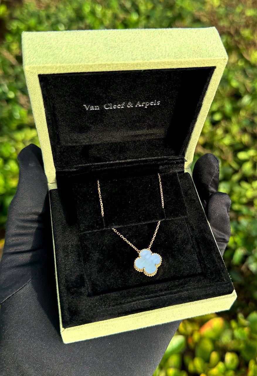 18k yellow gold MOP Van cleef Alhambra style 1 motifs clover shape stone necklace