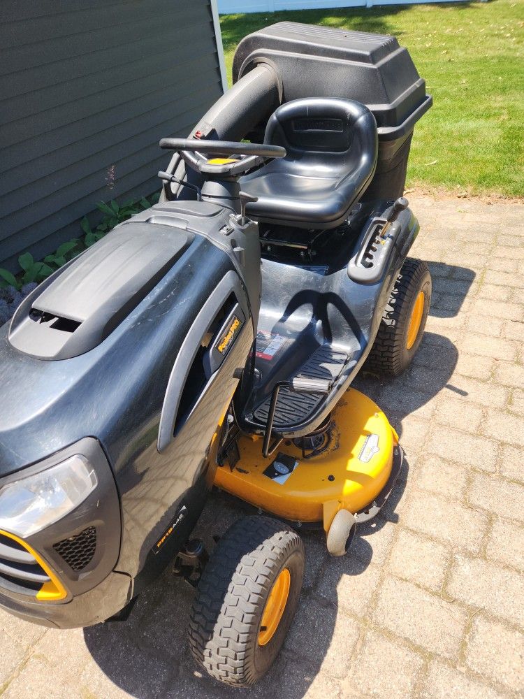 https://offerup.com/redirect/?o=UG91bG9uLnBybw== Tractor
