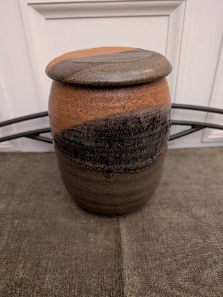 Ceramic Pot With Lid