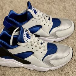 Nike air Huaraches Size5