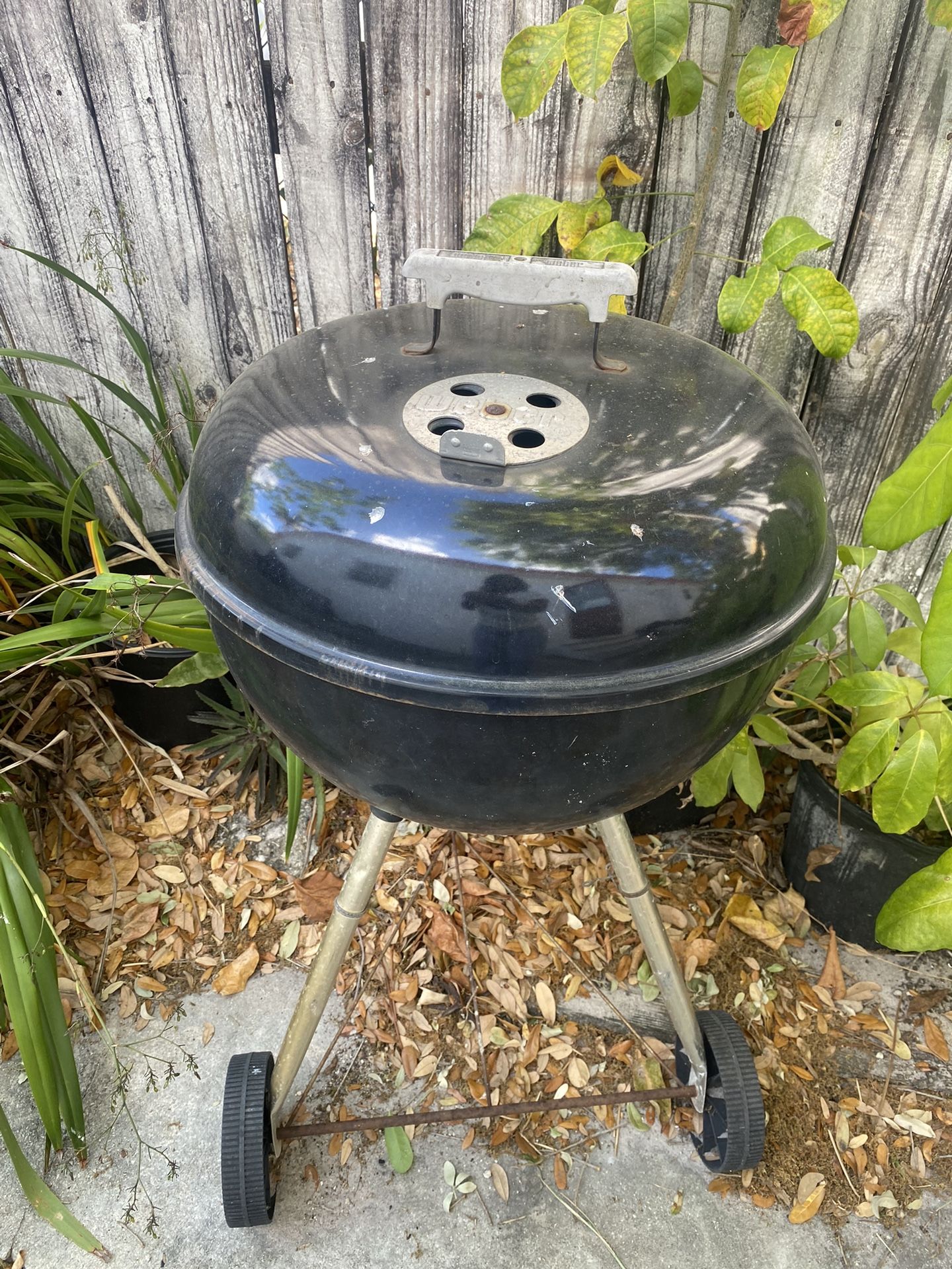 Weber Kettle Grill With Lid