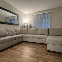 Sectional Couch - 6 Seatings 