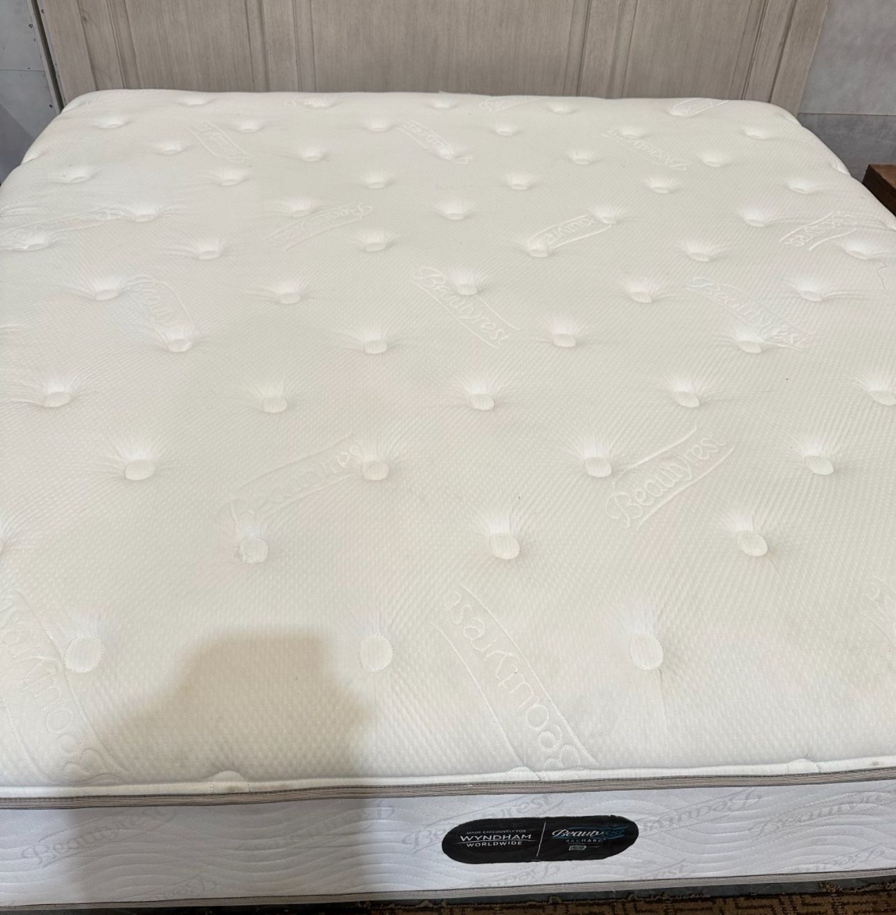 Nice 🔥KING MATTRESS 🔥AND BOX 🔥Spring 