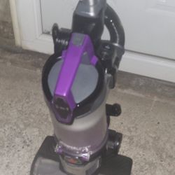 NEW POWERFORCE LIFT-OFF POWER VACUUM 