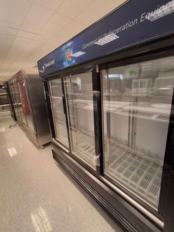 Dukers 3door cooler