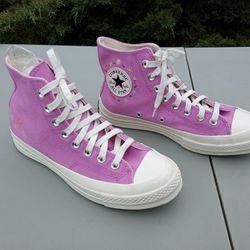WOMEN'S SIZE 9.5 CONVERSE HIGH TOPS 