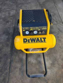 DEWALT
4.5 Gal. Portable Electric Air Compressor 225 PSI