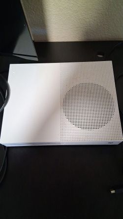 Xbox 1S in good working condition
