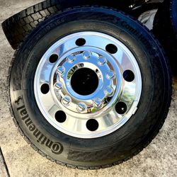 New 2026 19.5" Ford F450 King Ranch OEM Wheels w/ sensors and 225/70r19.5 Continental HDR5 100% Tread