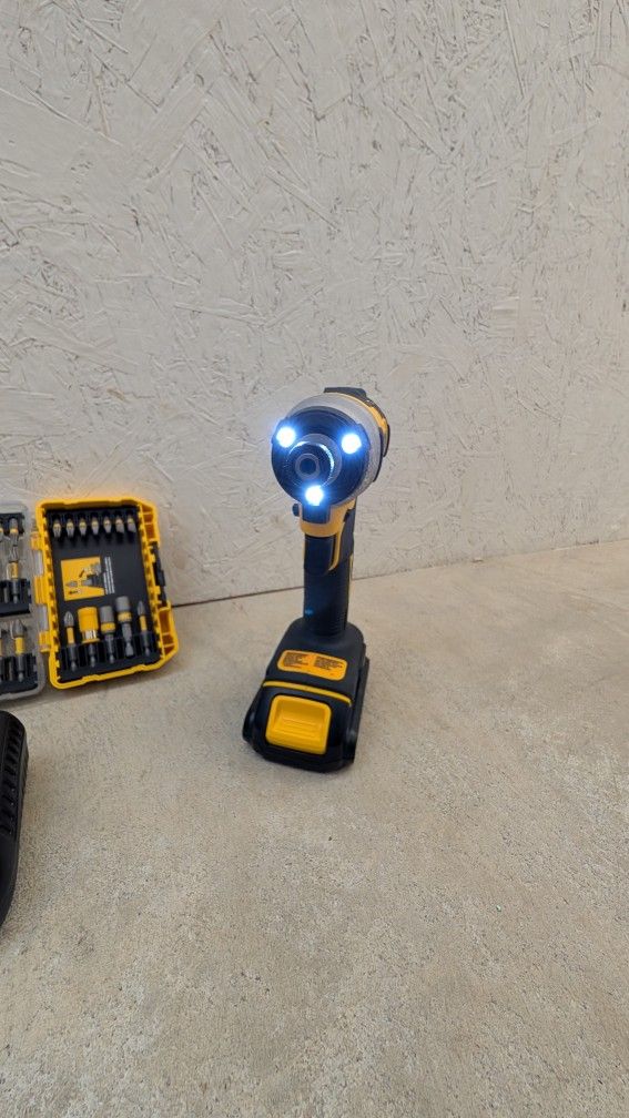 DeWalt 20V MAX XR Brushless Impact Driver Kit – 2 Batteries + Charger + Bag