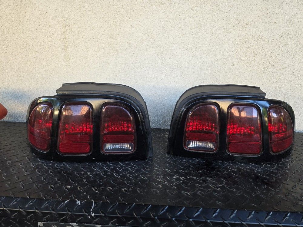 MUSTANG Tail Ligths