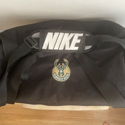 Nike Milwaukee Bucks Duffel Bag - Feel Free To Ask Questions