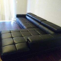 Modern Sectional Black