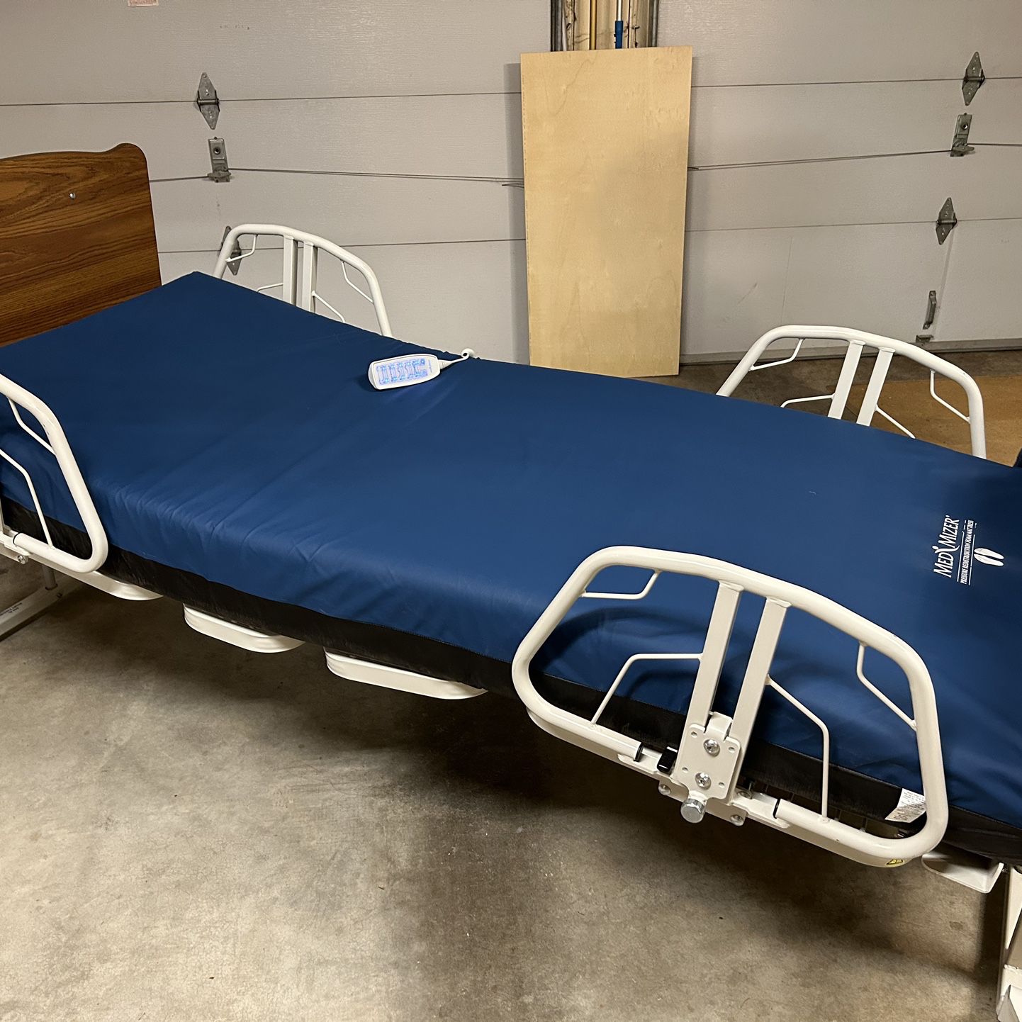 Med-Mizer AllCare-C Multi-function Electrically Adjustable Bed (Like New) Includes Mattress And Accessories