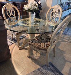 Round Pedestal Dining Table with Chairs