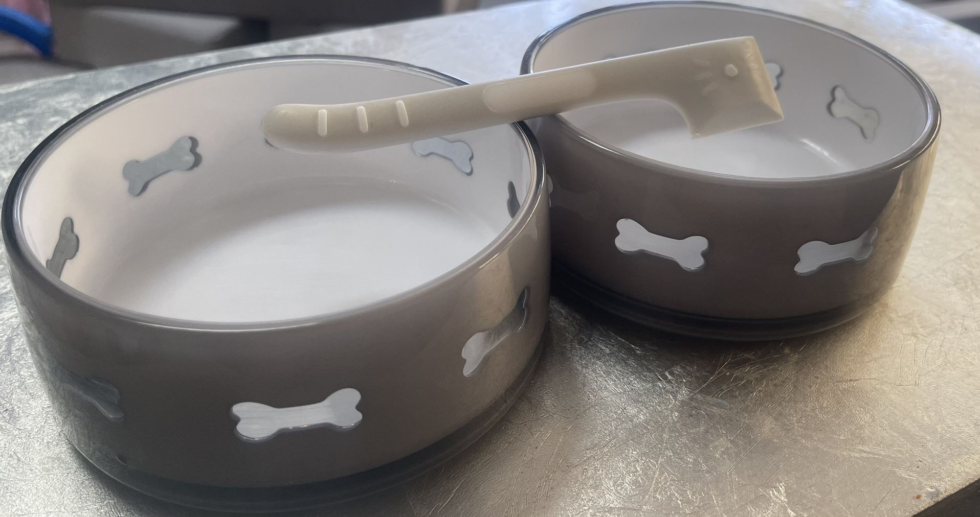 Pet Food/Water Bowls & Food Spatula