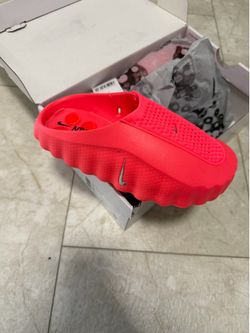 Nike Slides Size 5 Brand New!