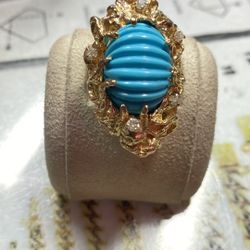 14 K Yellow Gold Nugget Style Ring With Oval Shaped Turquoise 