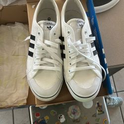 Women’s Size 7 Adidas Nizzza J-new