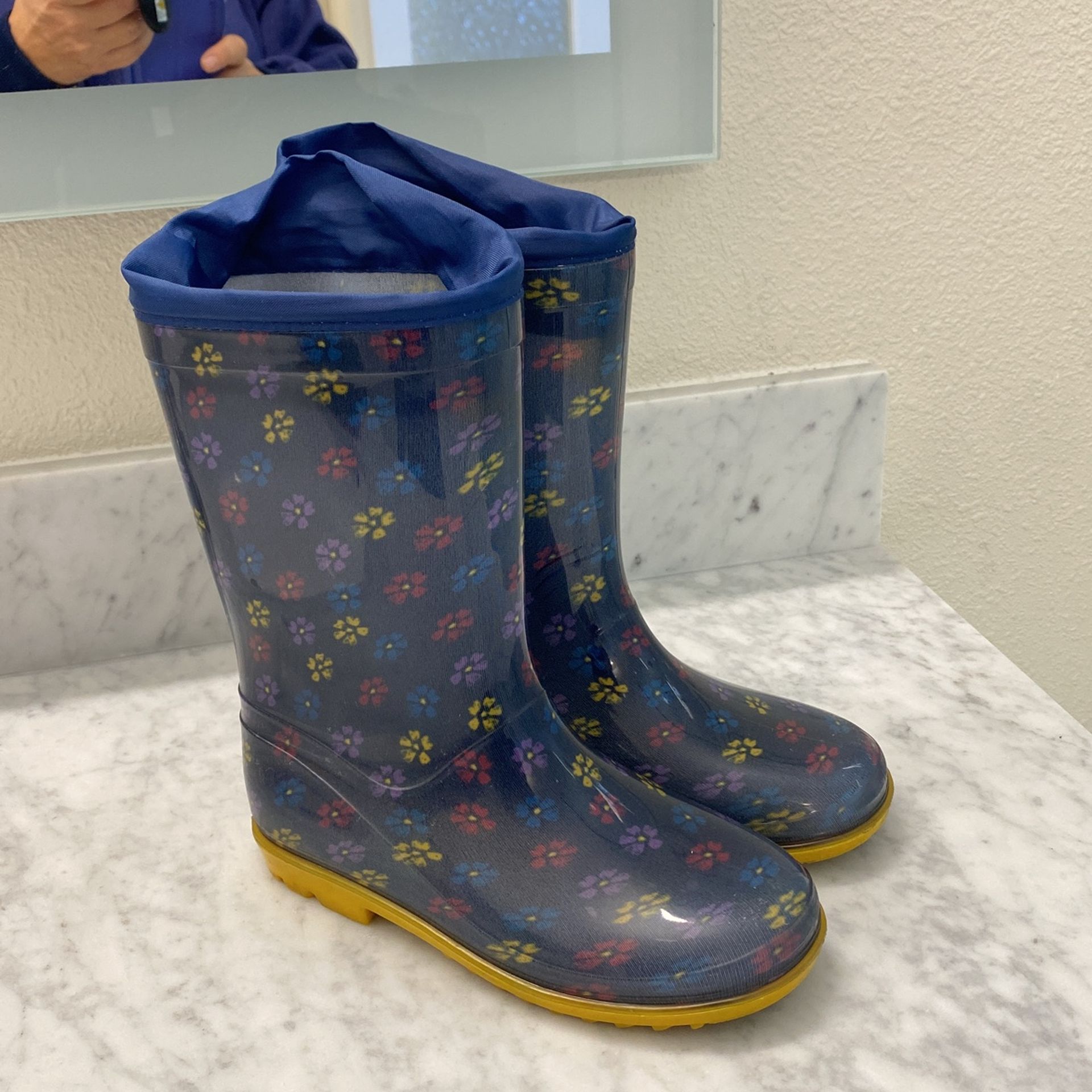 Kids Rain Boots Size US 1 (EU 32)