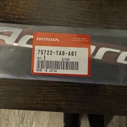 NEW 2008-2012 Honda "Accord" Emblem 75722-TAO-A01 OEM