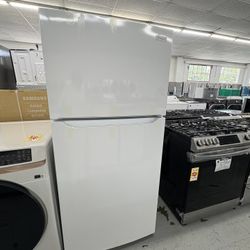 Frigidaire 30 in. 18.3 cu. ft. Top Freezer Refrigerator, Garage Ready