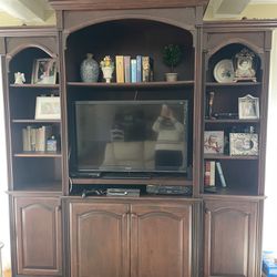 Beautiful Cabinet/bookshelves/console