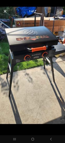 Blackstone Adventure Ready Outdoor Griddle, 22 Inch 2-Burner Flat Top Grill with Hood and Stand, Gray