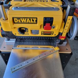 DeWalt 13in Planer With Stand 