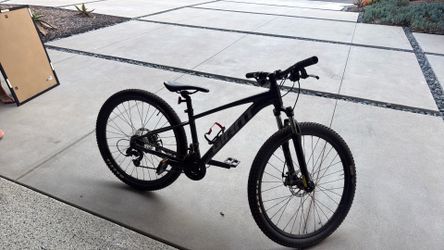 Giant talon 4 mountain bike