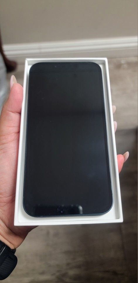 Iphone 13 (NO TRADES)