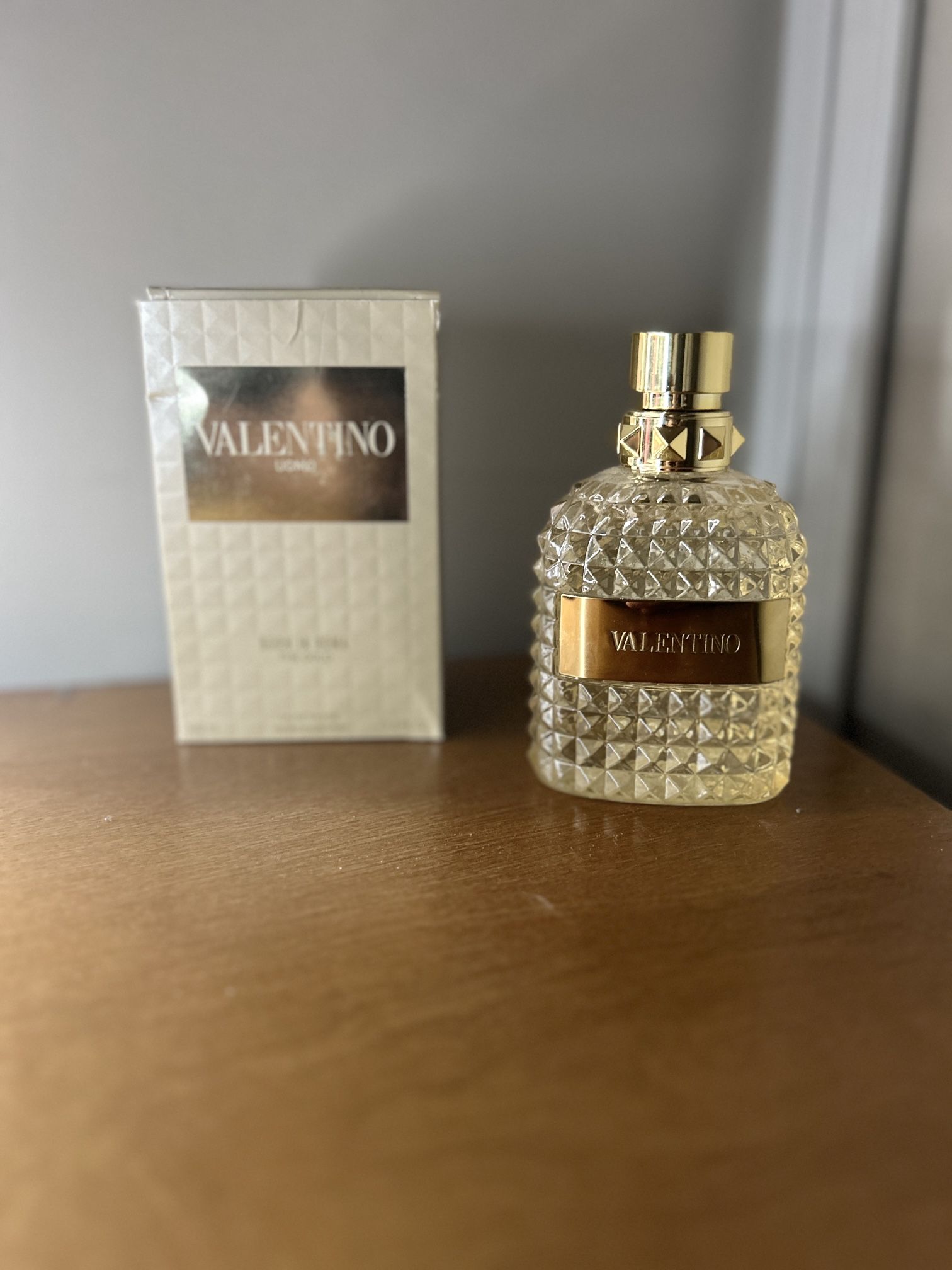 Valentino Born In Roma Gold