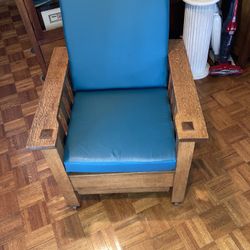 Vintage Reclining Chair With Foot Rest 