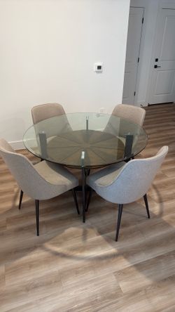 Dinning room table