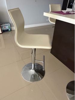 3 barstools