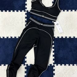 Alo yoga set medium size