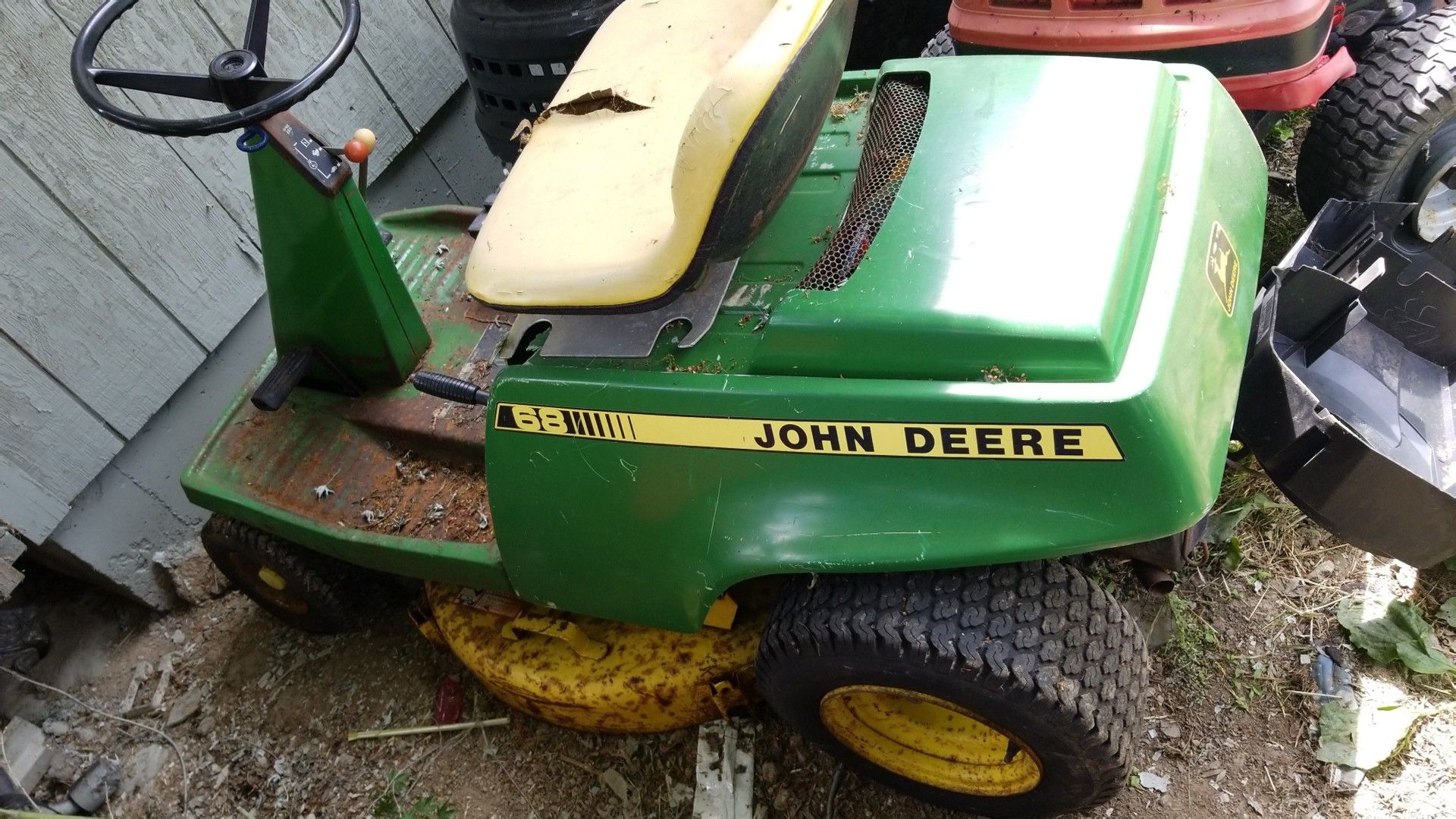 John Deere 68 old school not sure if it runs or not seems to be all ...