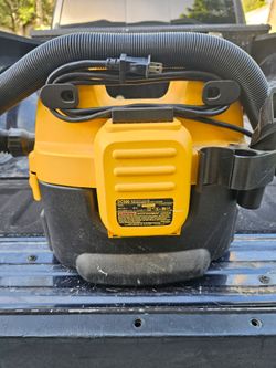 DeWalt wet vac 18 volt comes with battery comes with comes with flashlight. Battery needs to be rebuilt also electrical