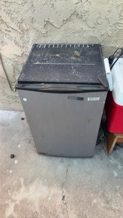 Mini fridge