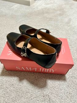 Womens Mary Jane flats